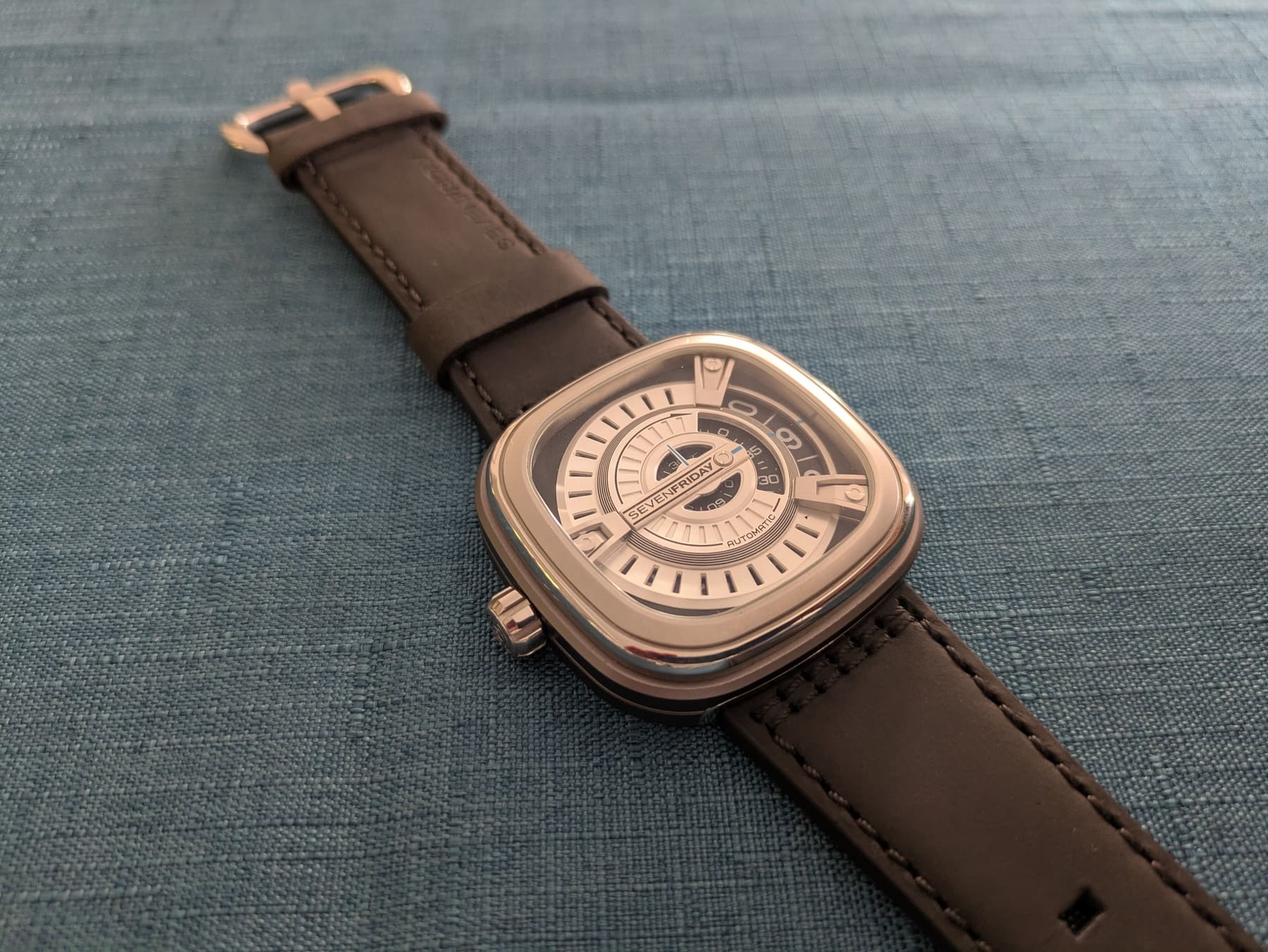 Remplacer bracelet Sevenfriday